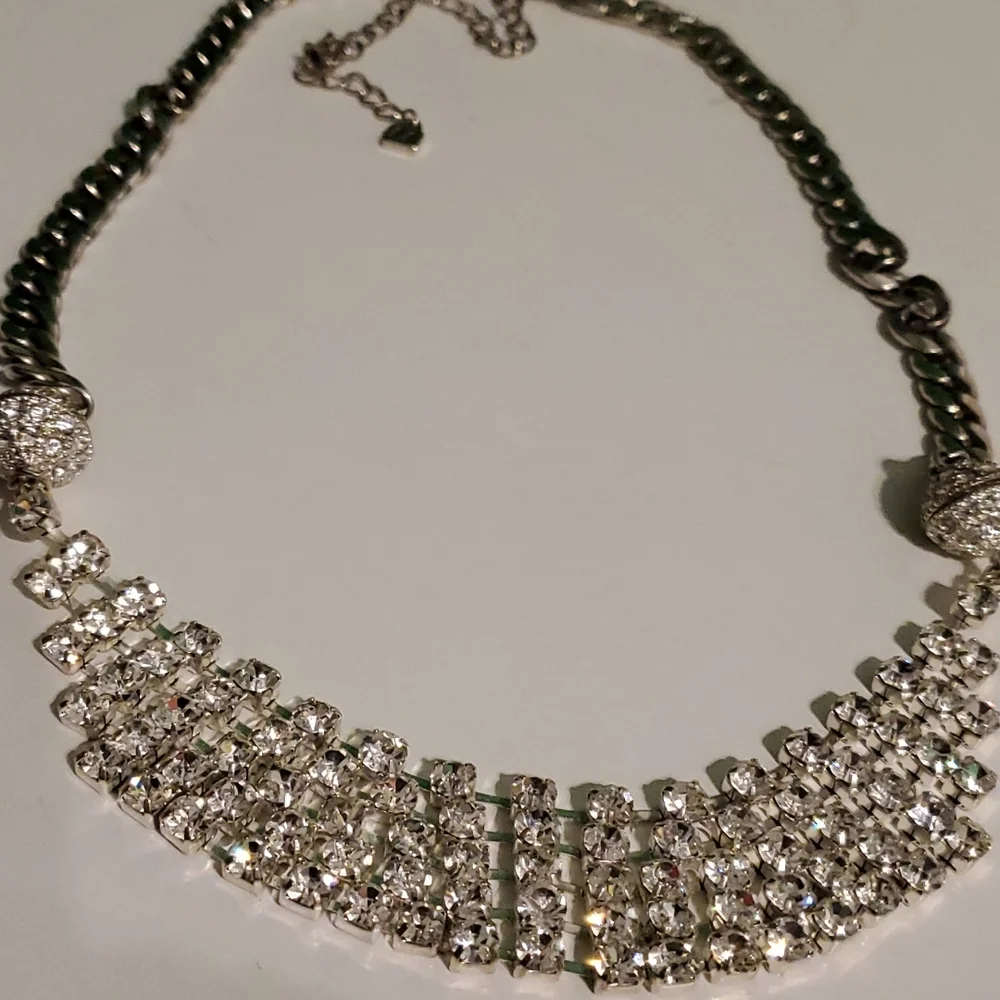 Fashion 5 strand rhinestone statement necklace with a thick silver chain